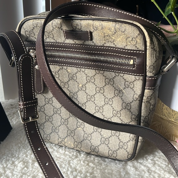 Gucci GG plus monogram Crossbody with the original adjustable Gucci strap - Picture 11 of 15